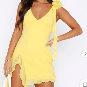 White fox yellow dress
